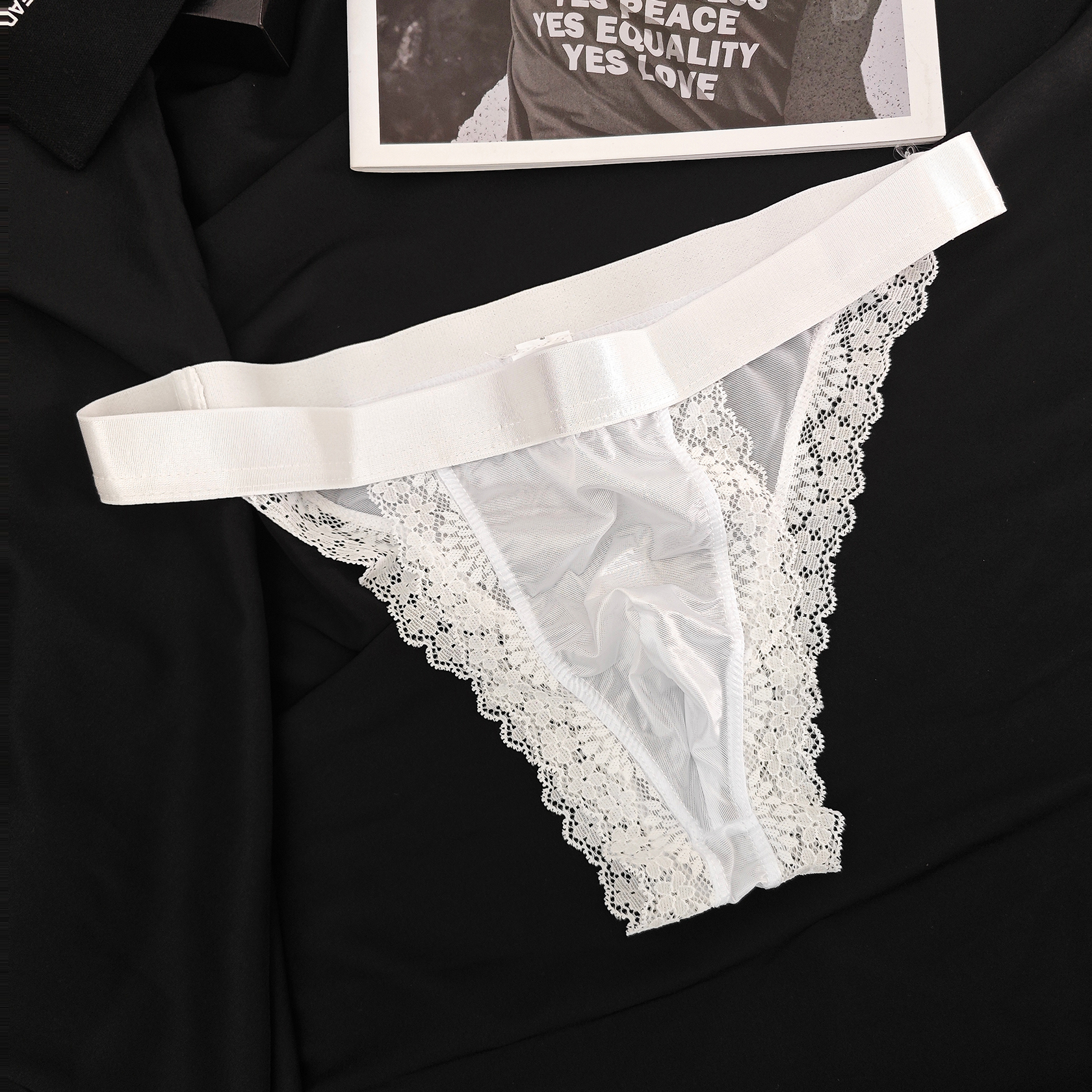 男士高级感蕾丝花边半包臀内裤紧身男款丝滑小情调健身性感三角裤