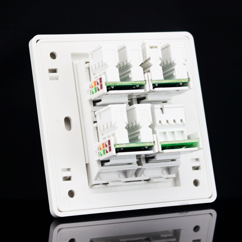 86型4口网线面板3个电脑