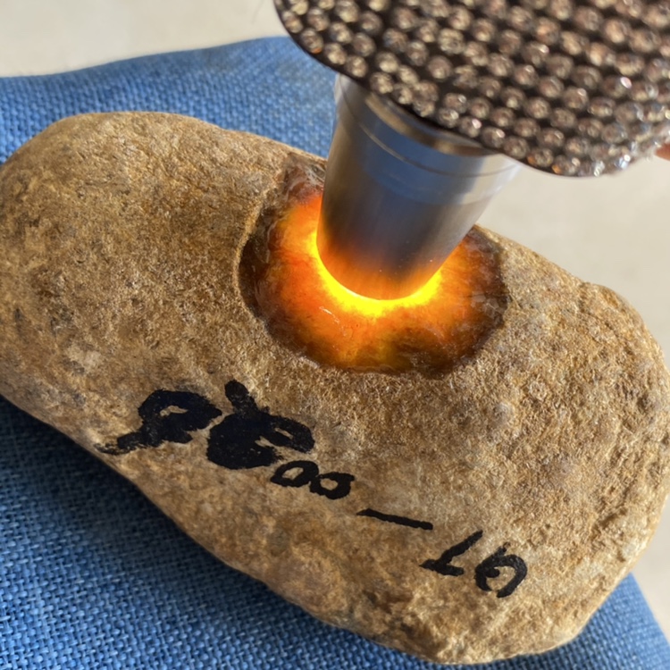 缅甸翡翠原石 老料大马坎 红黄翡  荧光水足 大牌 手玩件料GT026