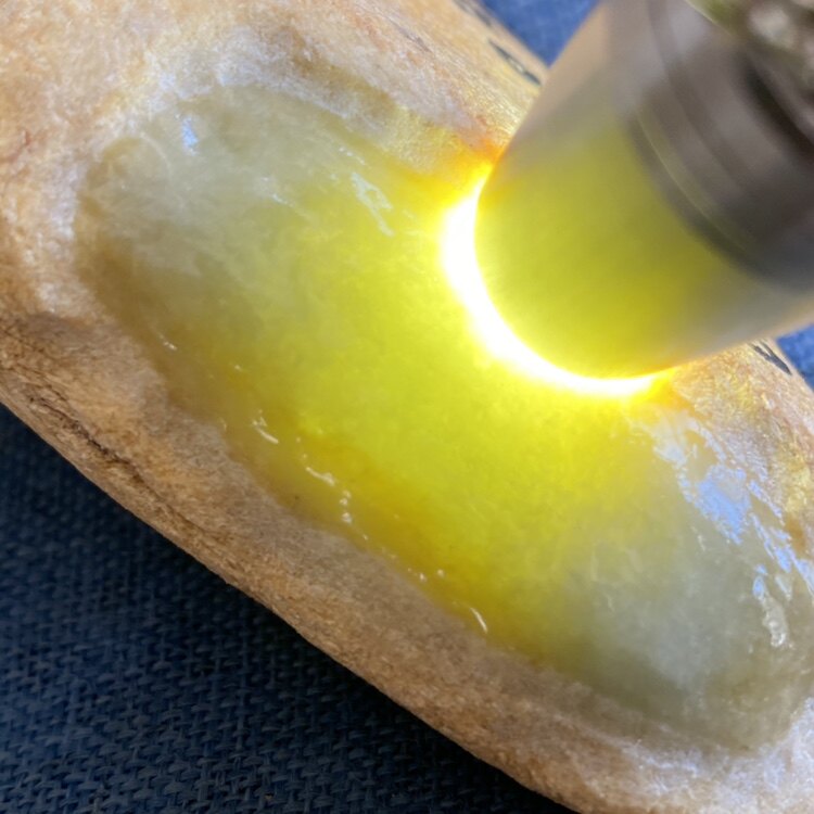 缅甸翡翠原石 大马坎 冰底 种老 荧光水足 牌子 挂件料GT048