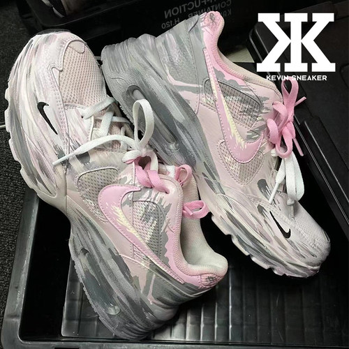 Nike耐克女款低帮跑步鞋