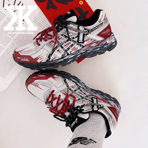 ASICS定制赤影腰果花跑步鞋