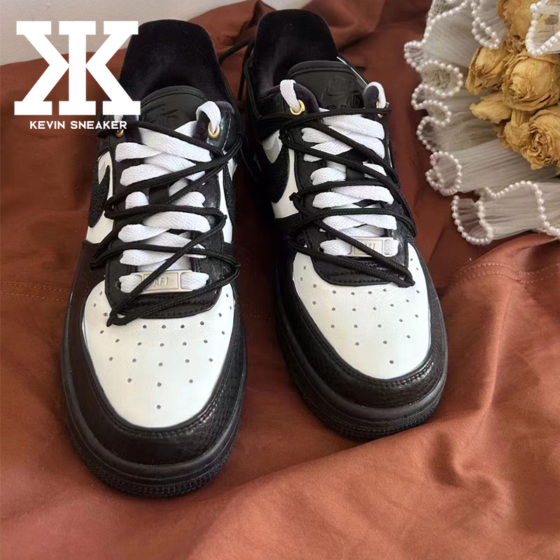 Nike耐克闪钻蛇皮系带女低帮板鞋
