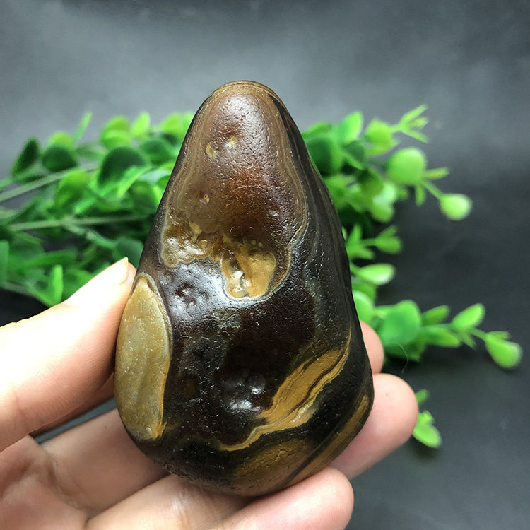 马达加斯加花纹冰彩玛瑙籽料天然马料象形原石石头手把件收藏1688