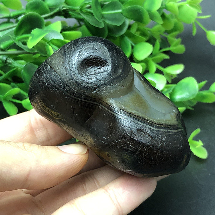 《天眼》马达加斯加玛瑙花纹籽料天然水冲滑皮原石手把件文玩石头