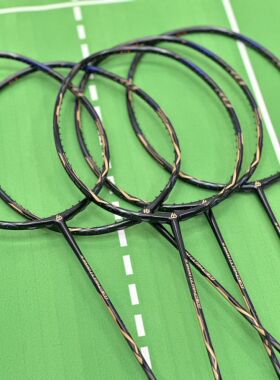 JMGPRO击破5.8S ULTRA超细中杆100MX全面进攻 控制全碳素羽毛球拍