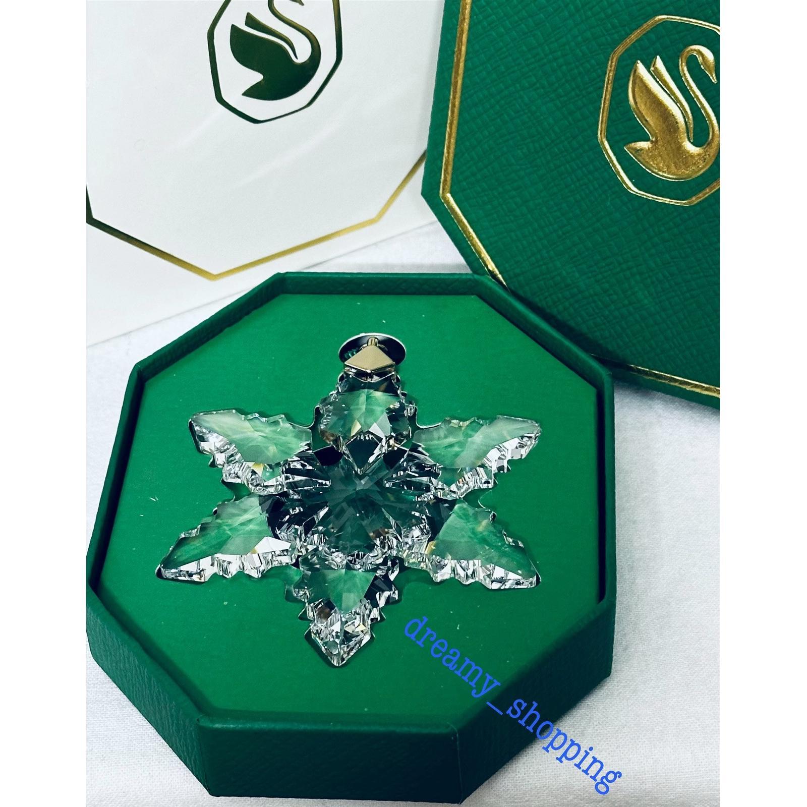 SWAROVSKI施华洛世奇年度版2024水晶饰品雪花大号5661079