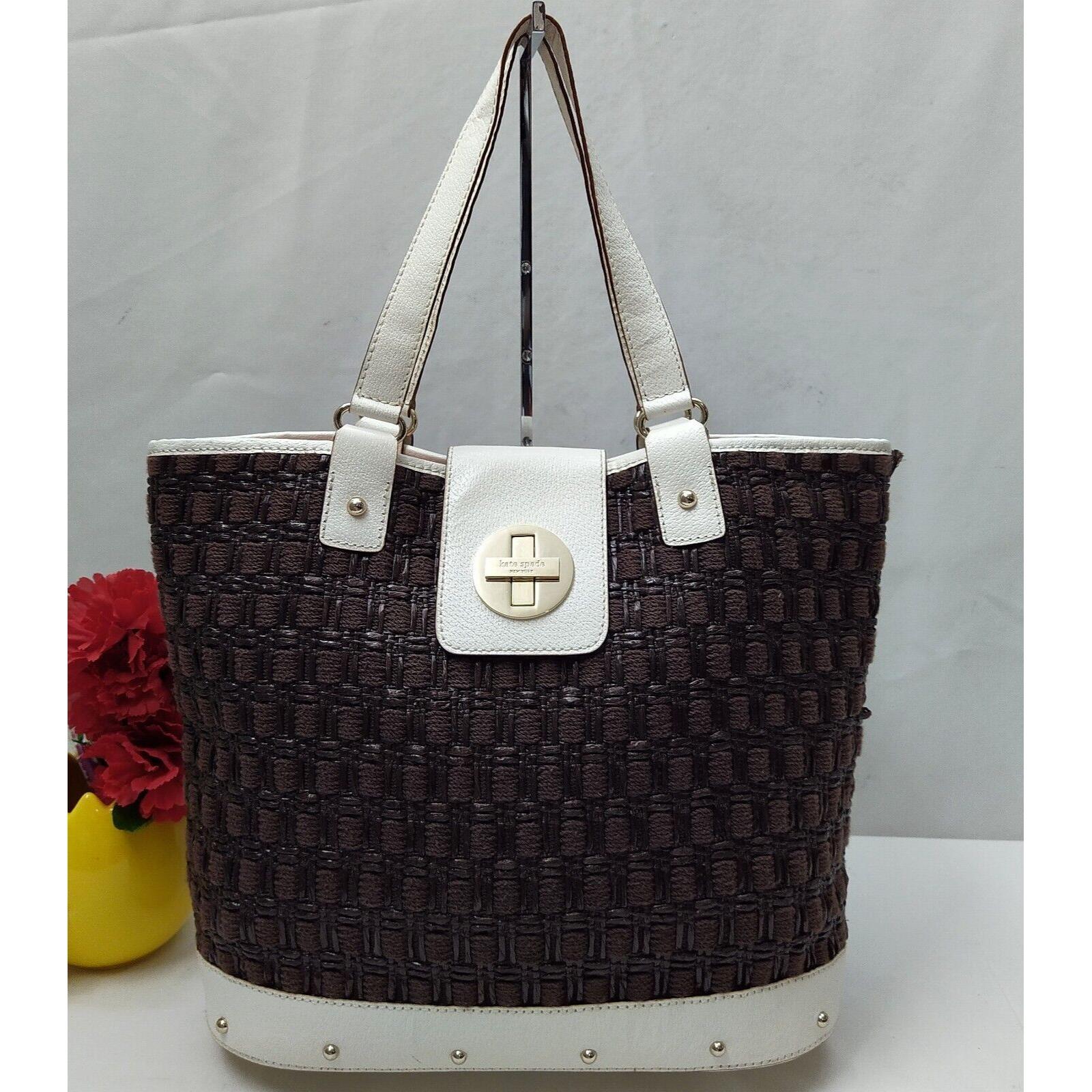 kate spade New York棕色编织白色真皮Turnlock手提包
