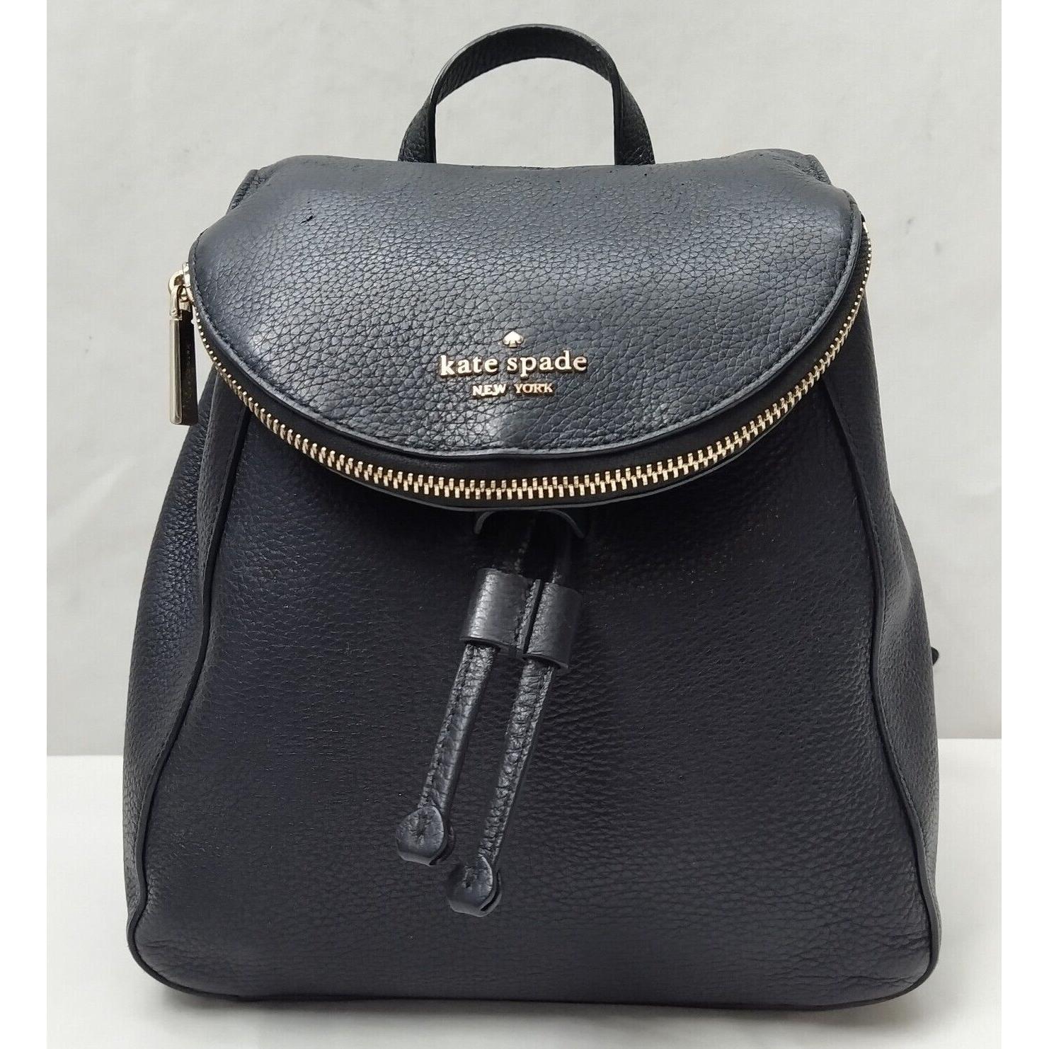 kate spade New York黑色荔枝皮Zipper抽绳双肩背包