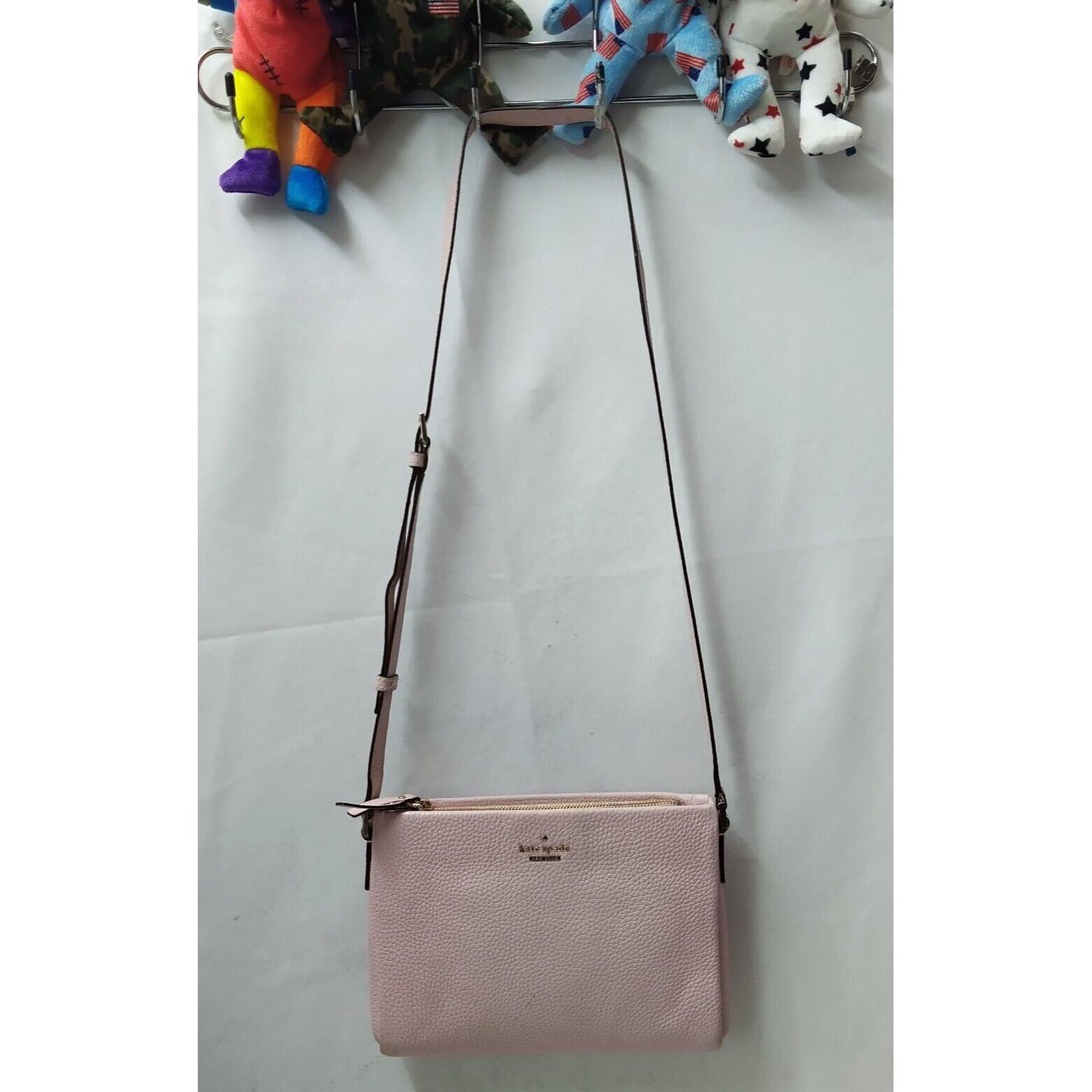 kate spade New York粉色荔枝皮双Zipper Closure斜挎包