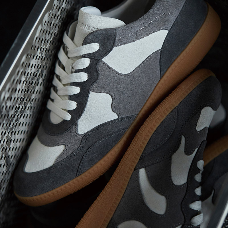 Roaringwild灰色复古运动鞋