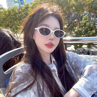 墨镜女韩系白色椭圆TR90小框防紫外线近视偏光太阳眼镜 jennie同款