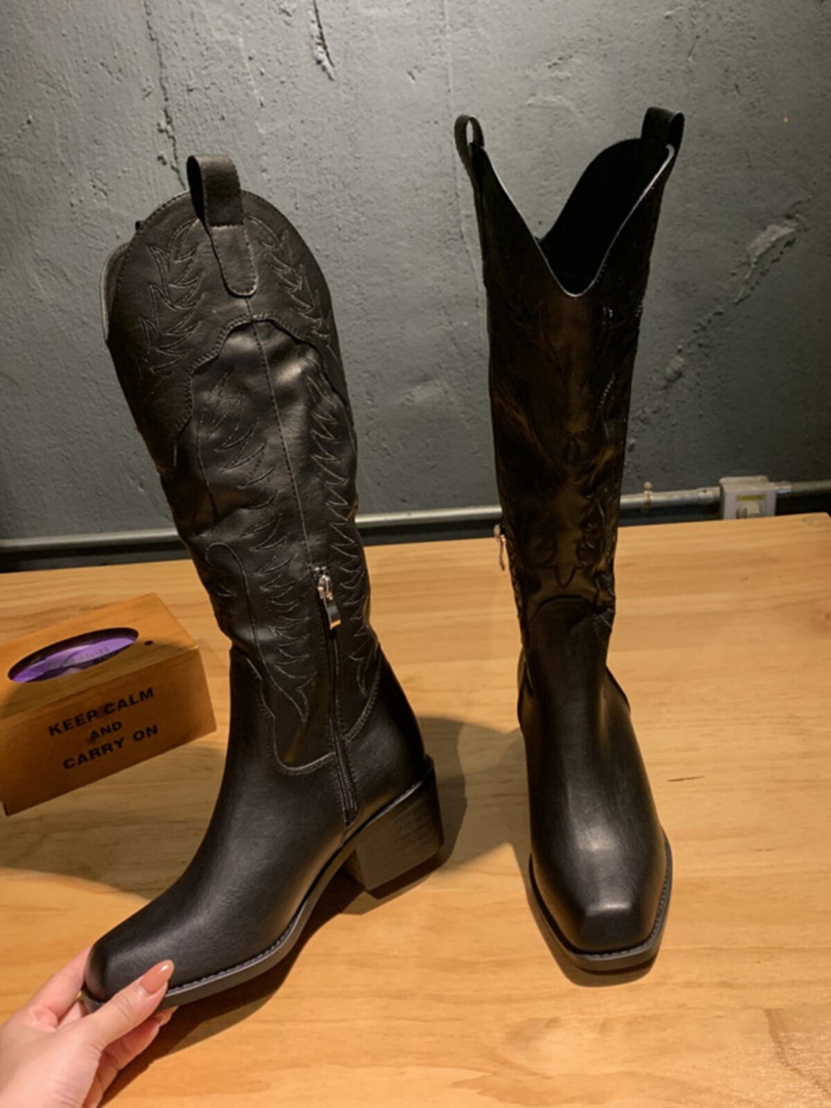 2024 NEW VINTAGE SQUARE TOE BLOCK HEEL WESTERN COWBOY BOOTS WOMENS V MOUTH EMBROIDERY RIDER BOOTS SIDE ZIPPER BOOTS TIDE