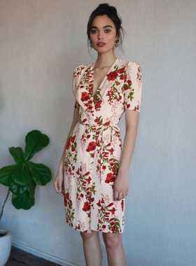 尺下 ref法式碎花白色V领裹身裙超仙甜美修身显瘦连衣裙