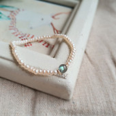 沧海原创小众简约淡水珍珠串珠灰蓝月光气质女轻奢细弹力手链