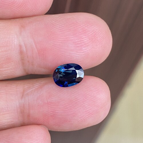 天然无烧皇家蓝宝石2.12ct  椭圆形 颜色浓郁火彩闪配大证书 GRC