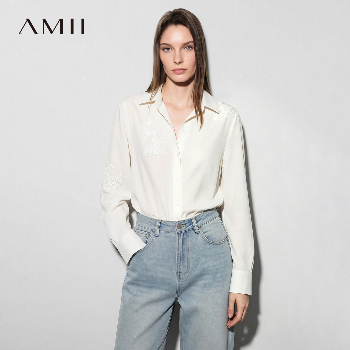 Amii2026秋新款精致通勤风翻领刺绣钉珠片缎面衬衫女宽松衬衣上衣