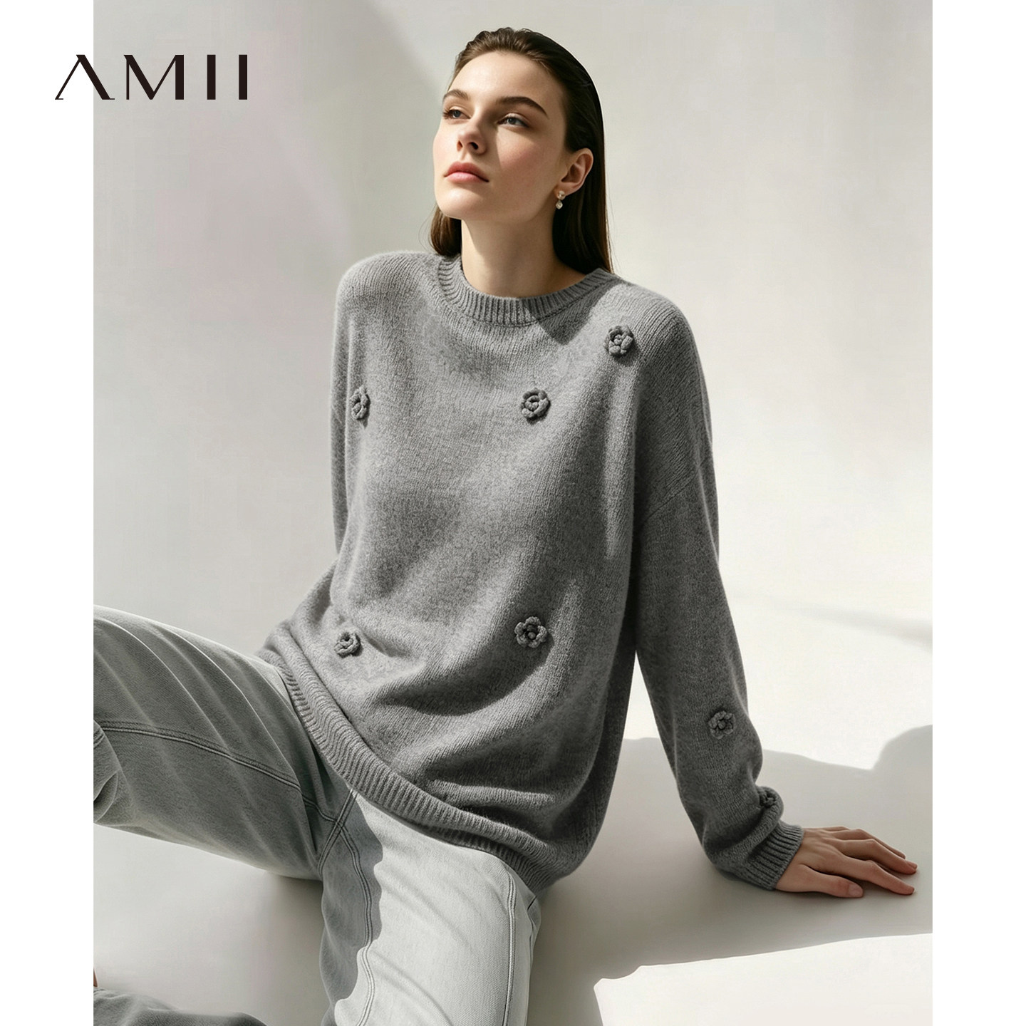 Amii2026秋新款立体玫瑰花圆领落肩袖超宽松毛衣女马海毛钩花上衣