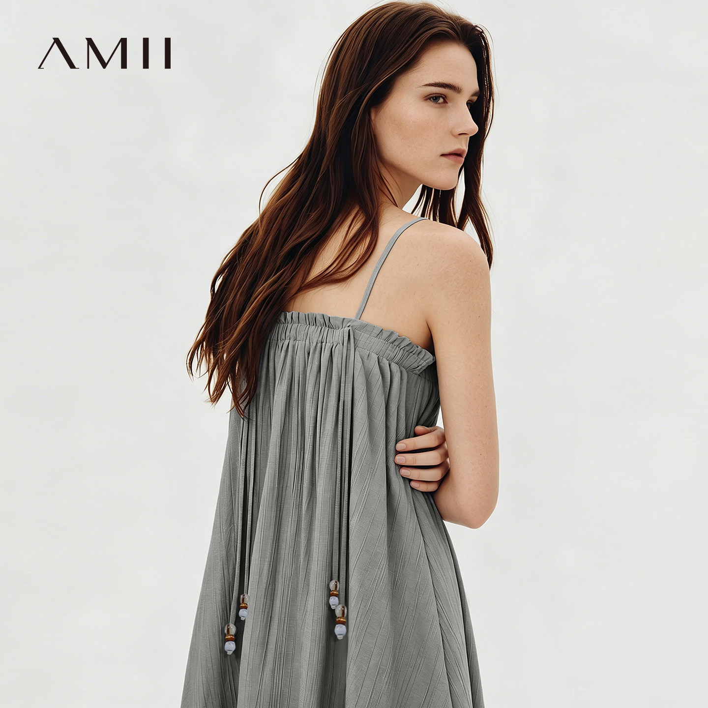 Amii2026夏新款度假风木耳边橡筋吊带裙连衣裙女撞色串珠宽松裙子