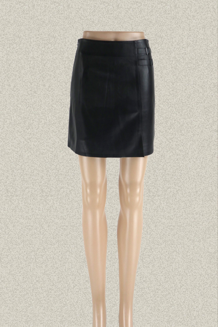 柔软修身皮裙包臀减龄