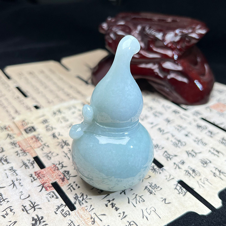 缅甸A货冰糯飘蓝花翡翠葫芦摆件