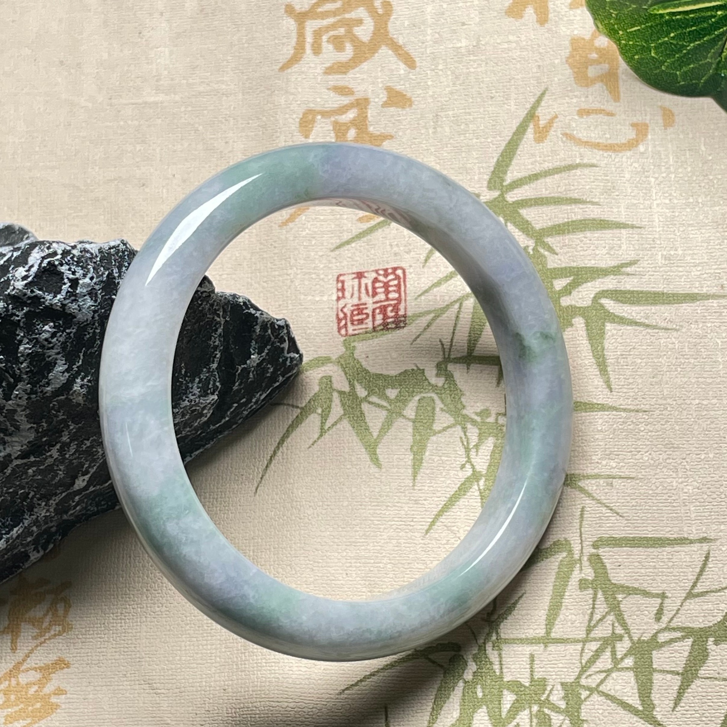 缅甸A货翡翠冰糯种61mm手镯