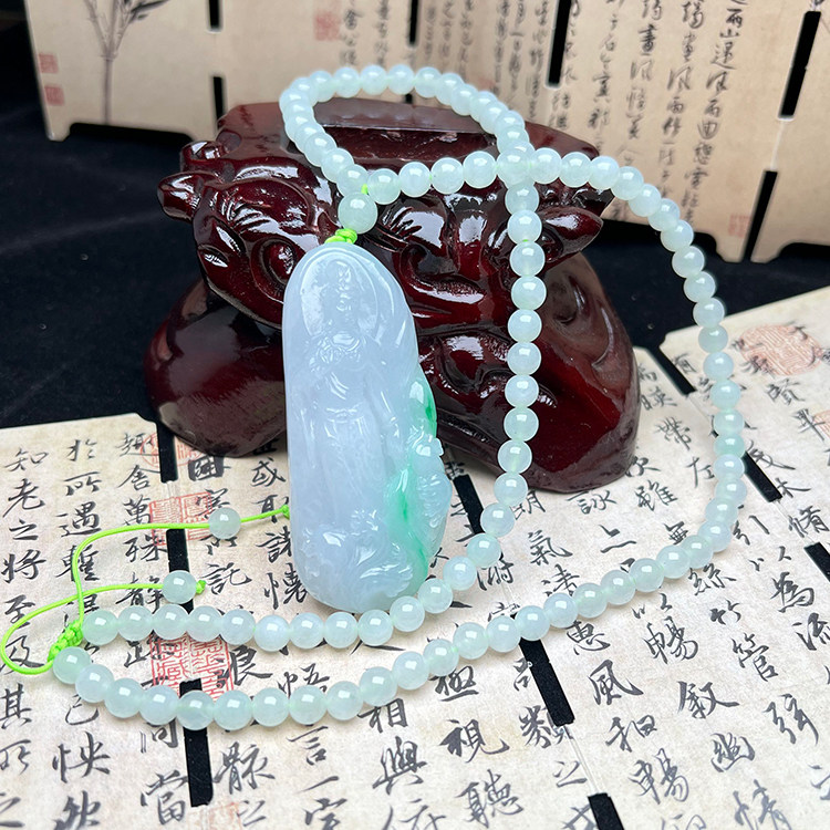 隆慈缘缅甸A货老坑翡翠观音吊坠