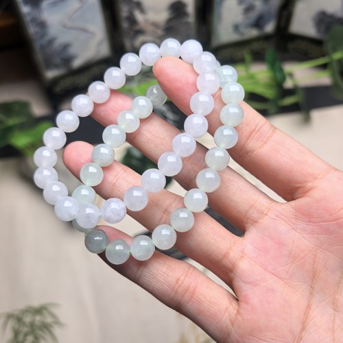 缅甸A货翡翠冰种晴绿冰白手串