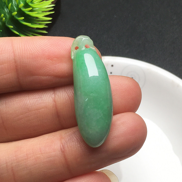 福瓜隆慈缘A货翡翠挂坠