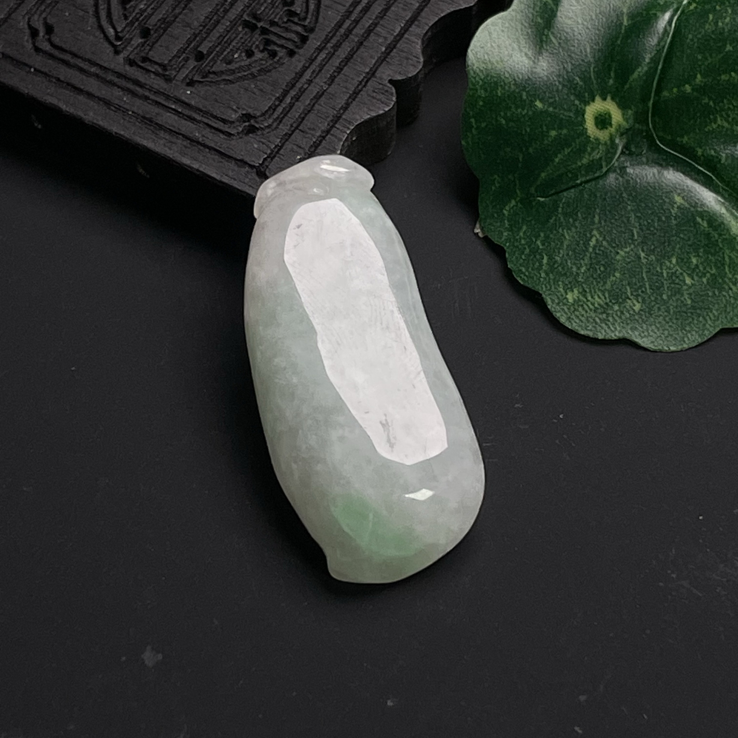 隆慈缘原矿翡翠源头直发A货翡翠冰糯种飘花福瓜吊坠翡翠福瓜挂件