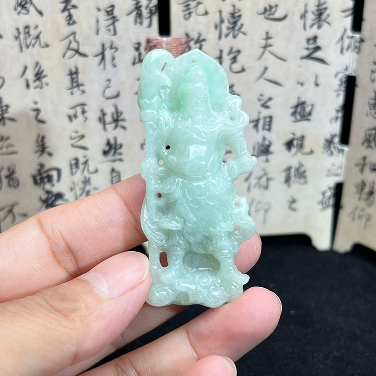 隆慈缘缅甸A货冰糯满绿关公吊坠