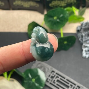 隆慈缘原矿翡翠源头A货翡翠冰糯种飘花翡翠葫芦吊坠福禄双全挂件