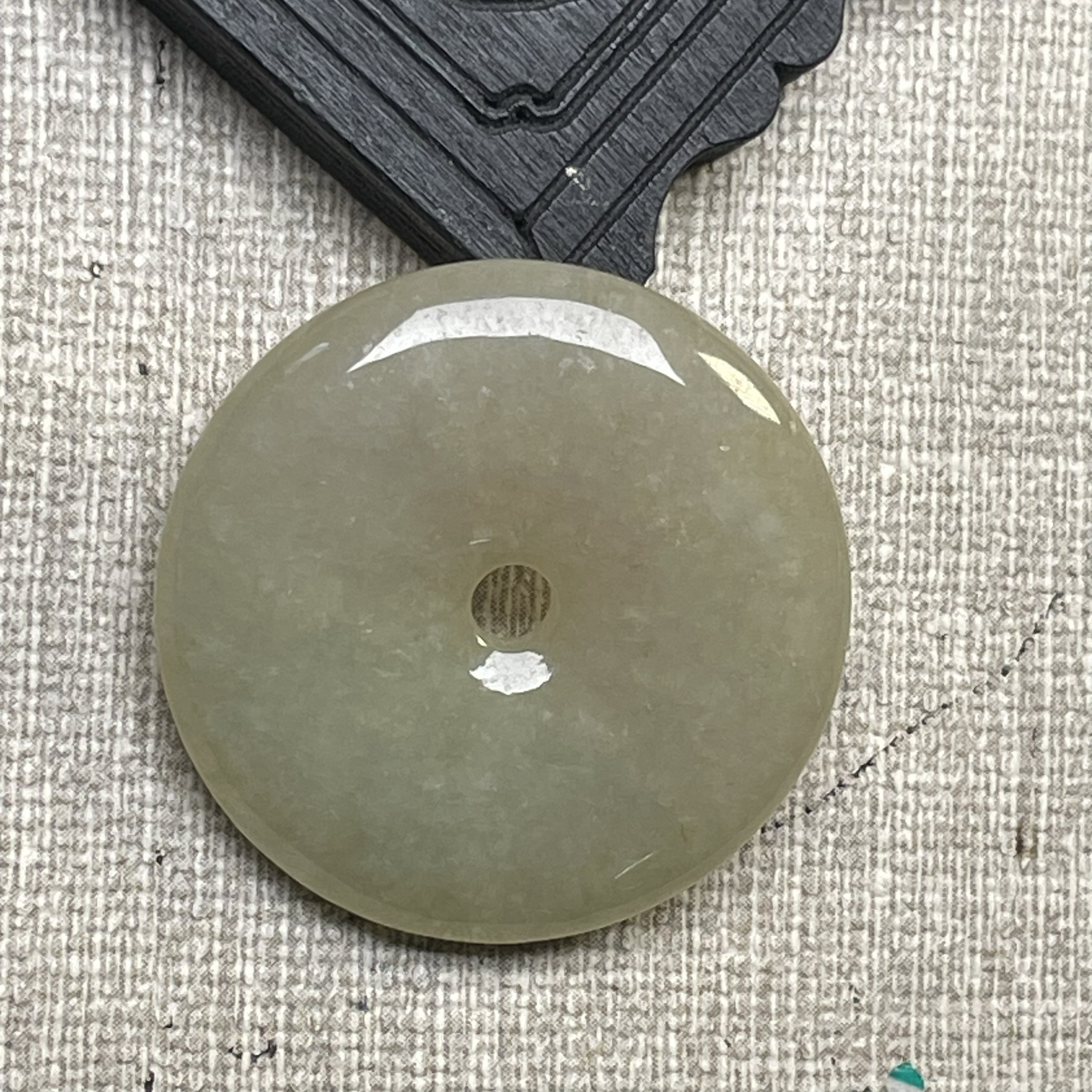 隆慈缘原矿翡翠源头A货翡翠33mm冰糯种冰黄平安扣翡翠平安扣吊坠