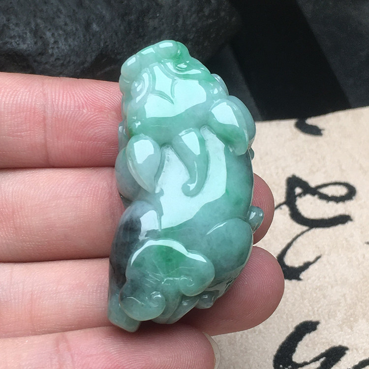 乌鸡种貔貅隆慈缘A货翡翠