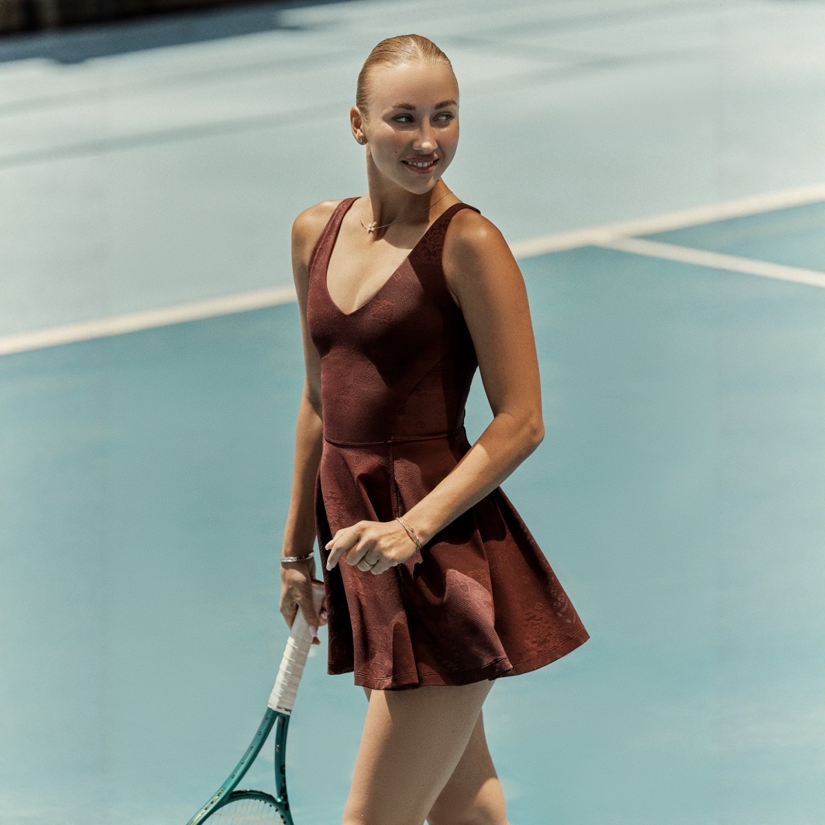 代购wilson Riviera 威尔胜女士网球服V领连衣裙蕾丝气质优雅短裙,运动/瑜伽/健身/球迷用品,网球裙,淘宝优惠券,粉丝福利购,淘宝优惠卷