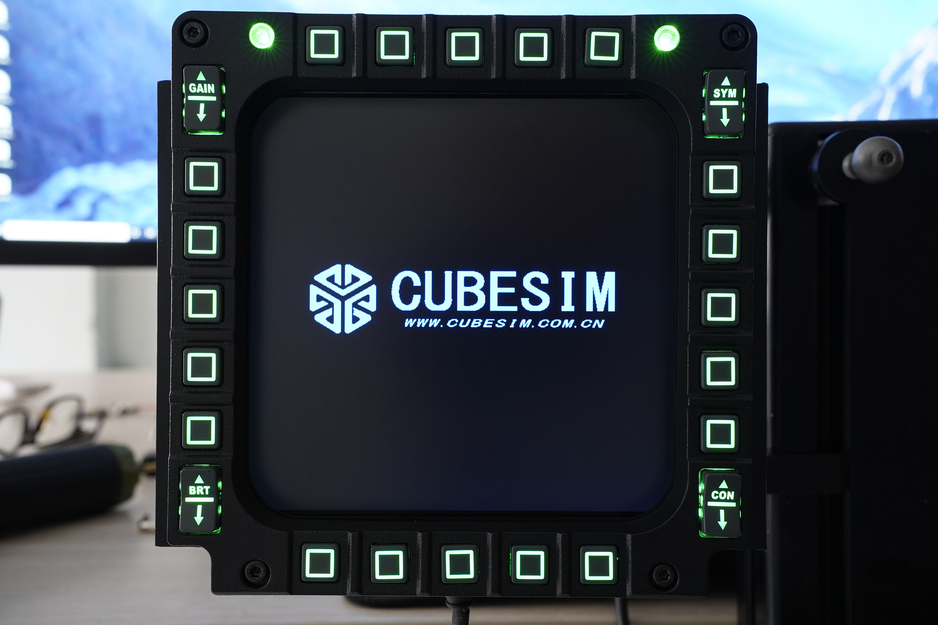 多功能显示器CUBESIMA18CF