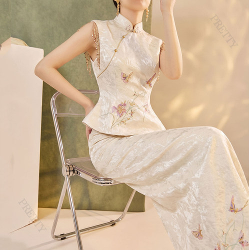 新中式改良旗袍重工刺绣订婚礼服