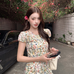 栗子妮妮 温柔风彩色碎花连衣裙 圆领泡泡袖修身显瘦短款裙子女