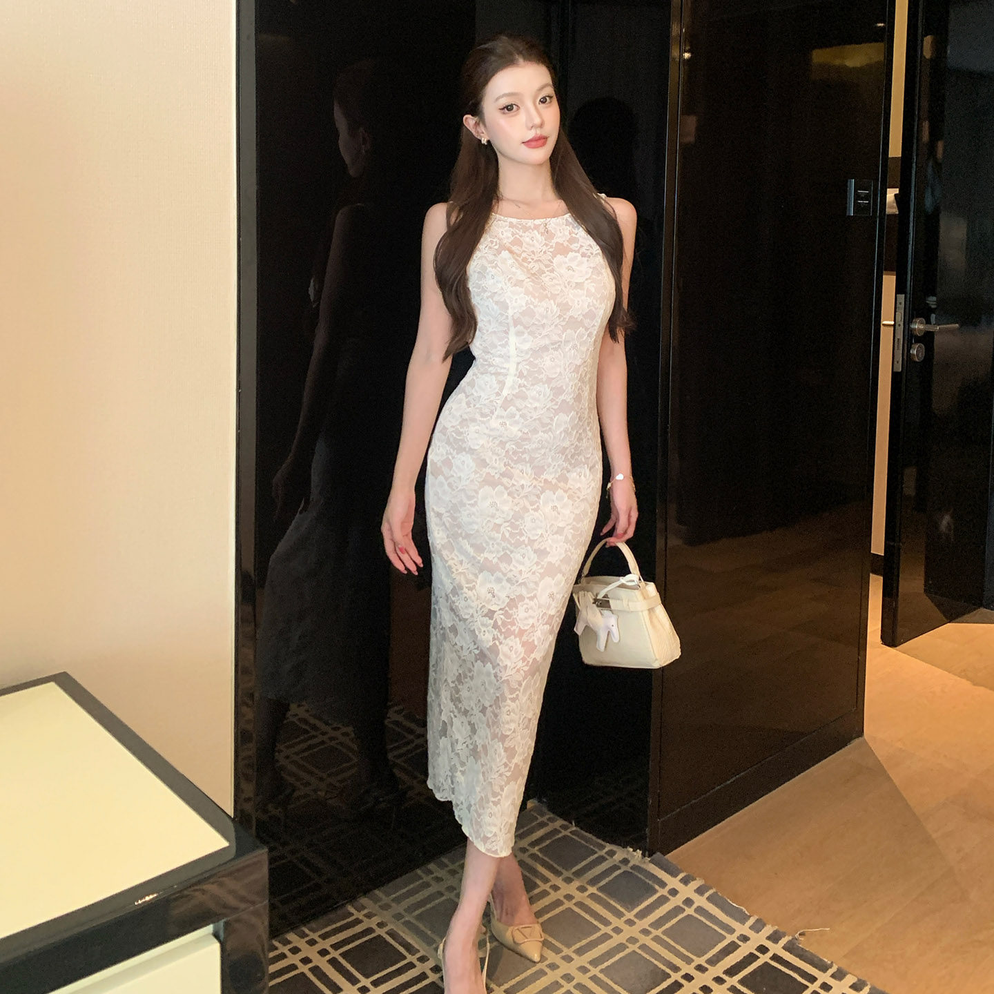 Lizzynini法式蕾丝一字领礼服