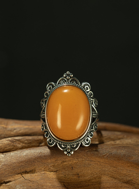 文玩精品〓天然欧洲进口波兰纯银镶嵌暴力鸡油黄蜜蜡戒指手饰收藏