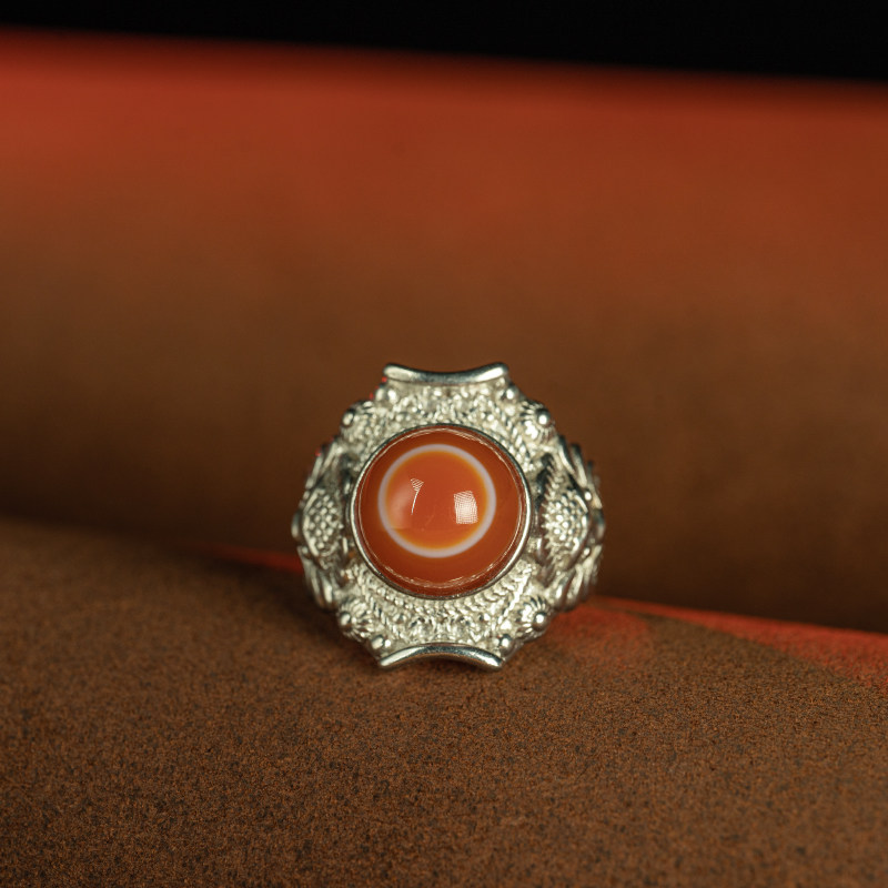 藏传手饰品 西藏老天珠绝美双色红羊眼板珠925纯银镶嵌藏风老戒指