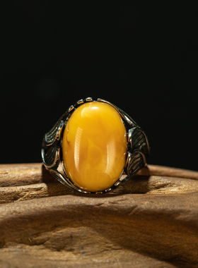 文玩精品〓天然欧洲进口波兰纯银镶嵌暴力鸡油黄蜜蜡戒指手饰收藏