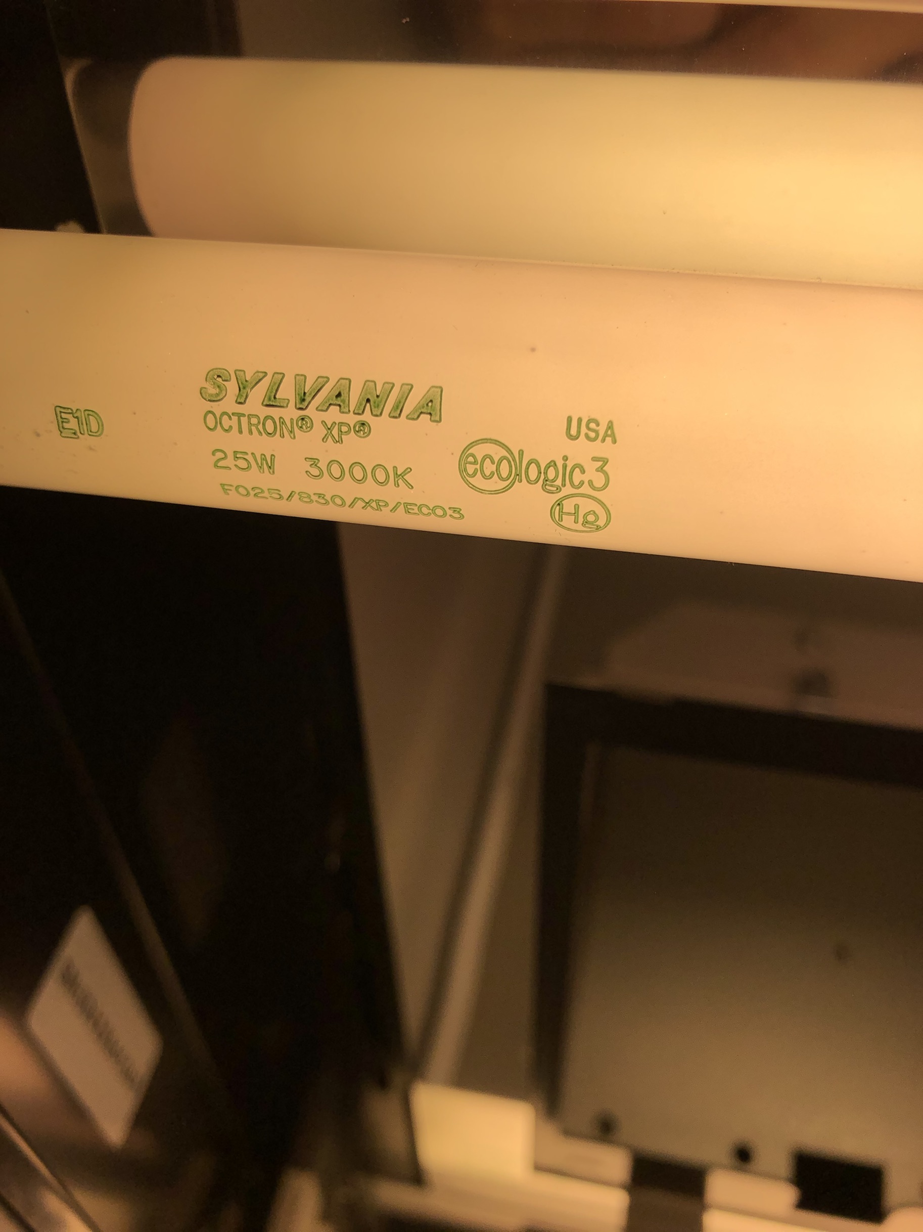 Sylvania喜万年对色灯管长90CM U3000K灯管F025/830/XP/EC03