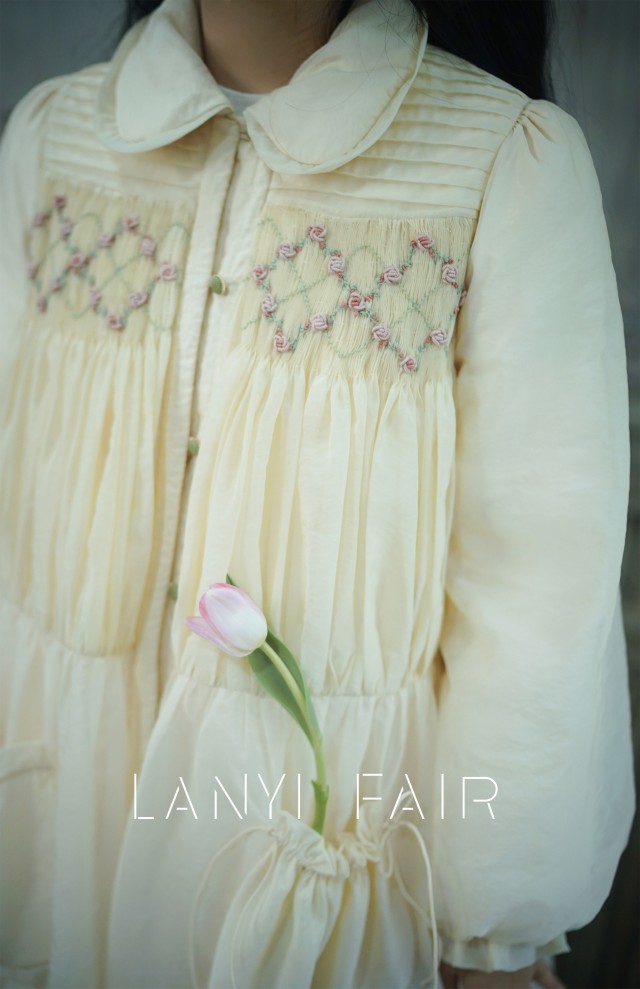 鹅绒羽绒服兰奕屋语手工绣花仙女