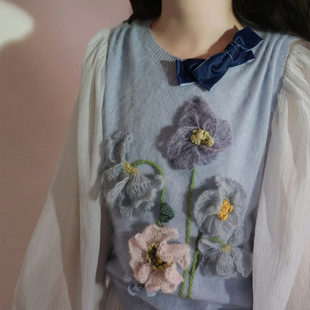 兰奕屋语原创设计 天蓝色手钩花束羊绒背心 蓝色褶皱通透感针织裙