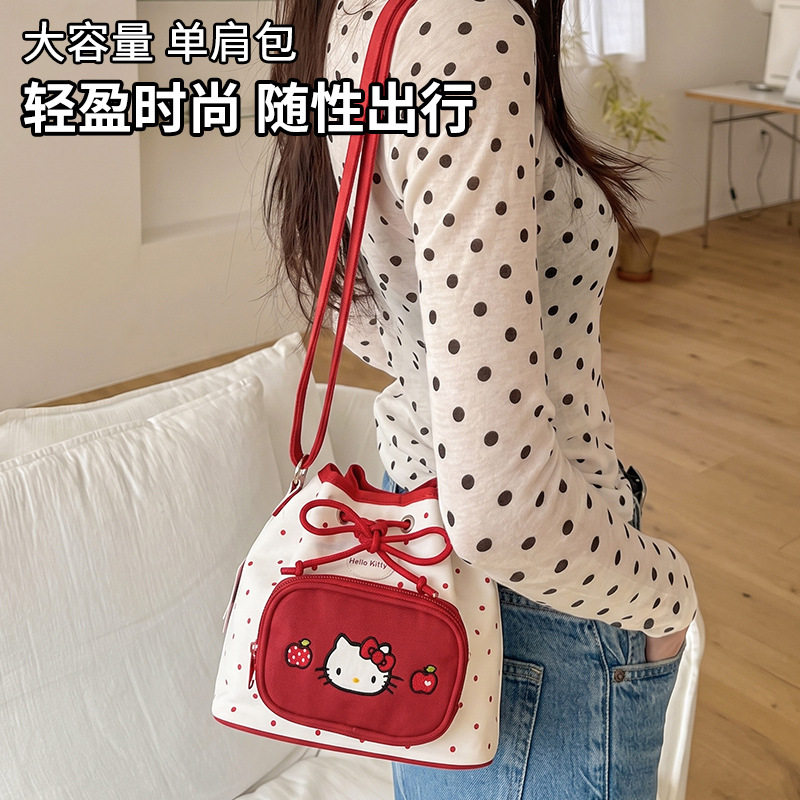正版授权!凯蒂猫波点苹果双肩包