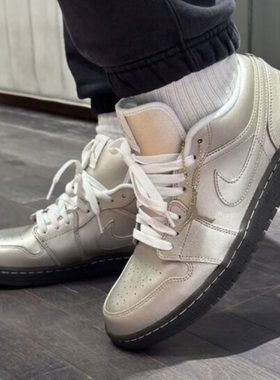 Nike耐克女鞋 AIR JORDAN 1 轻便舒适运动休闲板鞋HQ3529-099