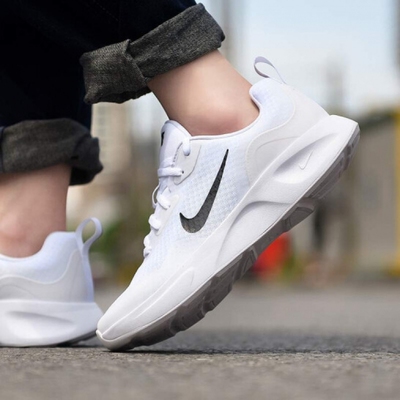 Nike/耐克女鞋新款透气跑步鞋
