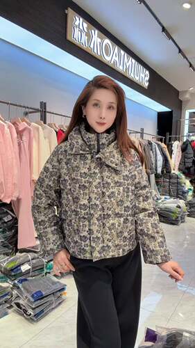 水淼3092大码羽绒服女胖mm国标90白鸭绒泡芙刺绣面包服200斤女装