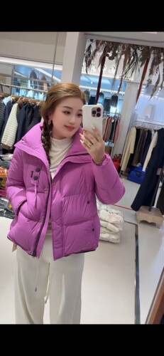 芮娜依莲9526大码羽绒服女胖mm泡芙200斤女装新款90白鸭绒短款冬